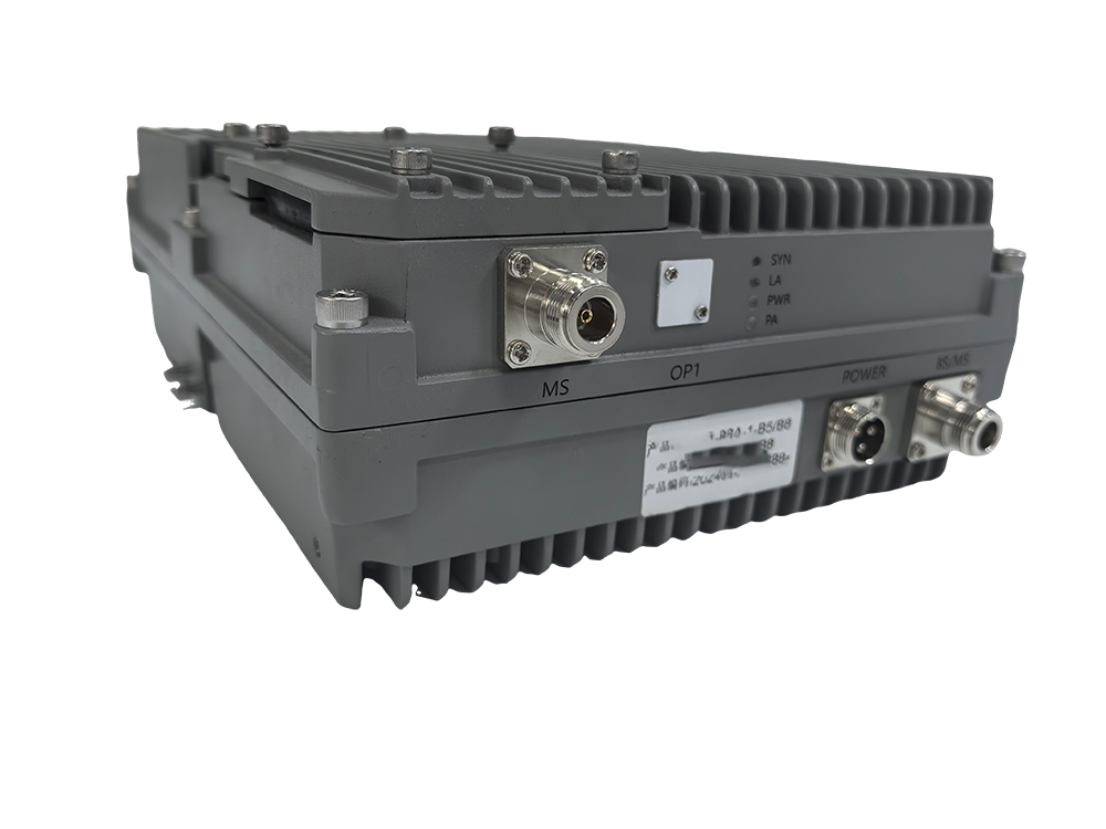  梁园三频手机信号接收器2000㎡